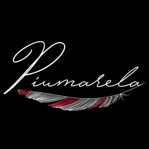 Llega Piumarela, una firma de moda donde las plumas son las protagonistas
