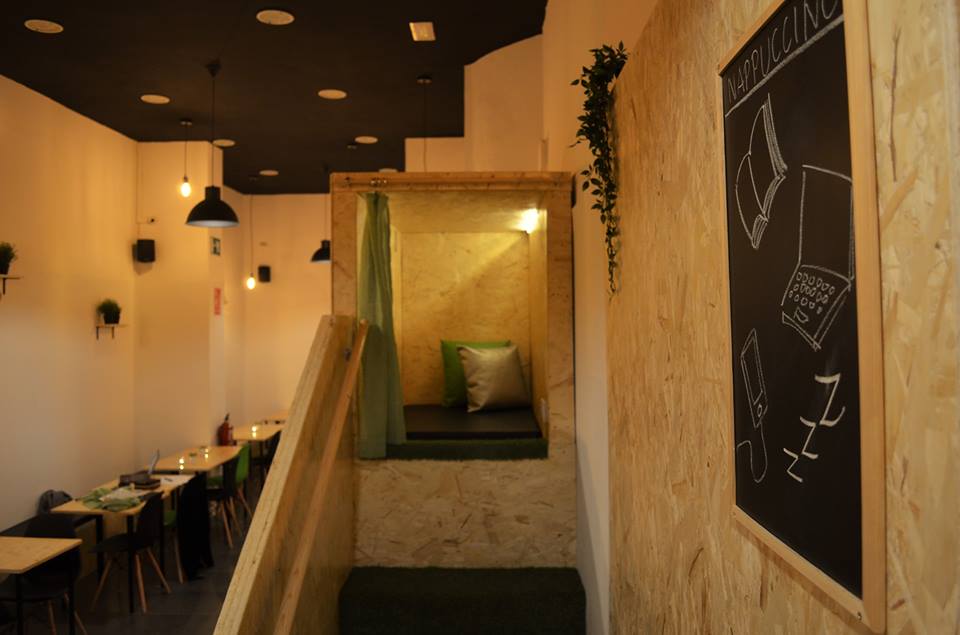 Dos emprendedores abren Nappuccino, el primer café-siesta de España