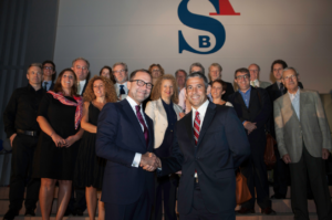 La ASB inaugura sus nuevas instalaciones con el embajador de Estados Unidos James Costos