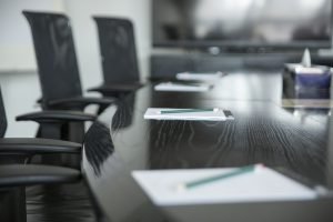 ¿Por qué es importante alquilar una sala de reuniones al montar un negocio?