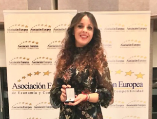 La primera influencer hunter española recibe la Medalla de Oro al Mérito en el Trabajo
