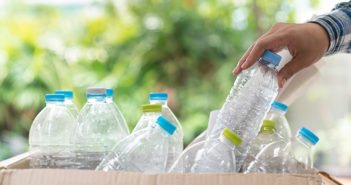 One Oak reutilizará 60.000 botellas de plástico para fabricar mochilas de diseño - Diario de Emprendedores