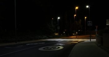 La adecuada iluminación de zonas peatonales como los pasos de cebra aporta seguridad a conductores y peatones